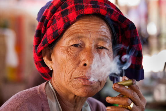 Portrait - Pa Oh Lady Smoking